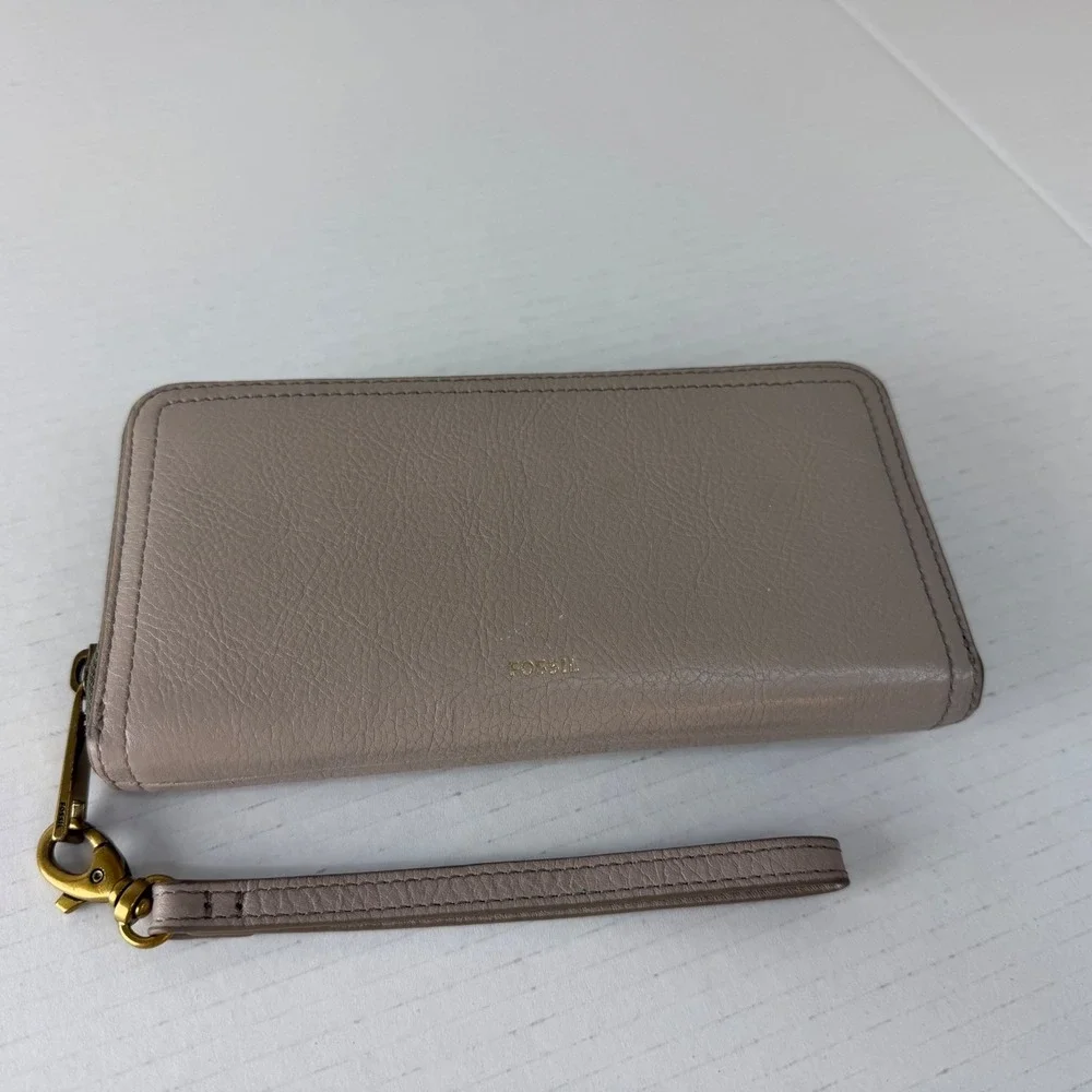 Fossil Leather Zip Around Wallet Y2K 90's Travel Casual Functional Neutral‎ Tan